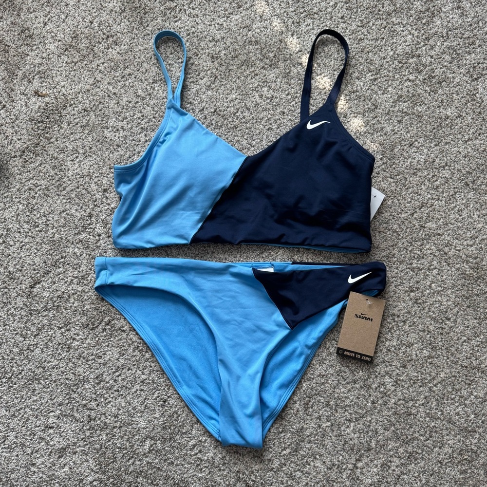 NWT NIKE women’s swim suit